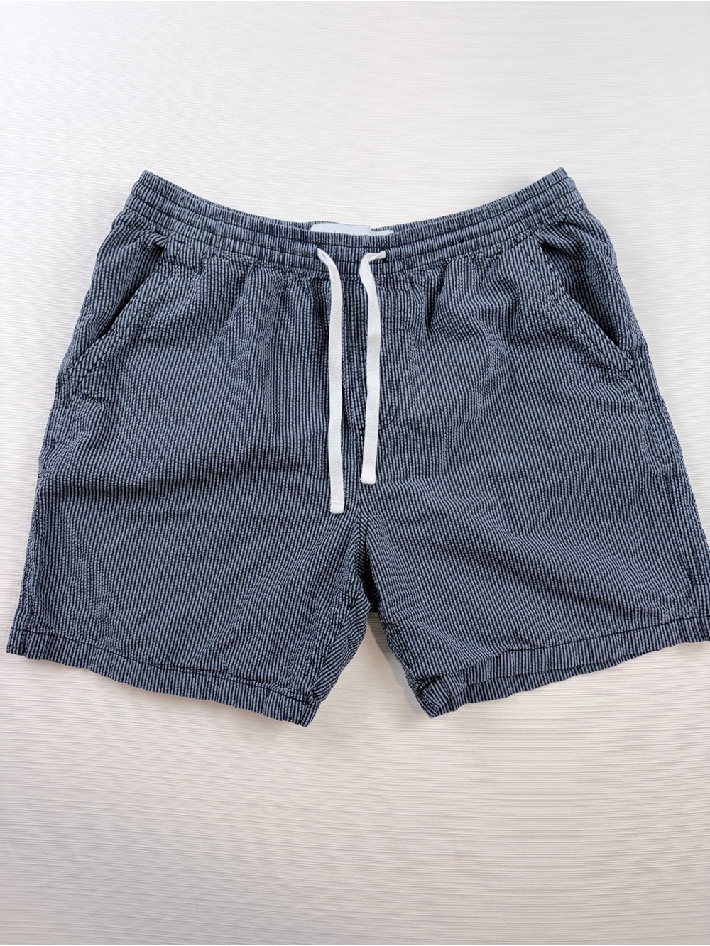 Men’s Cotton On Black and Gray Striped Easy Shorts Size M